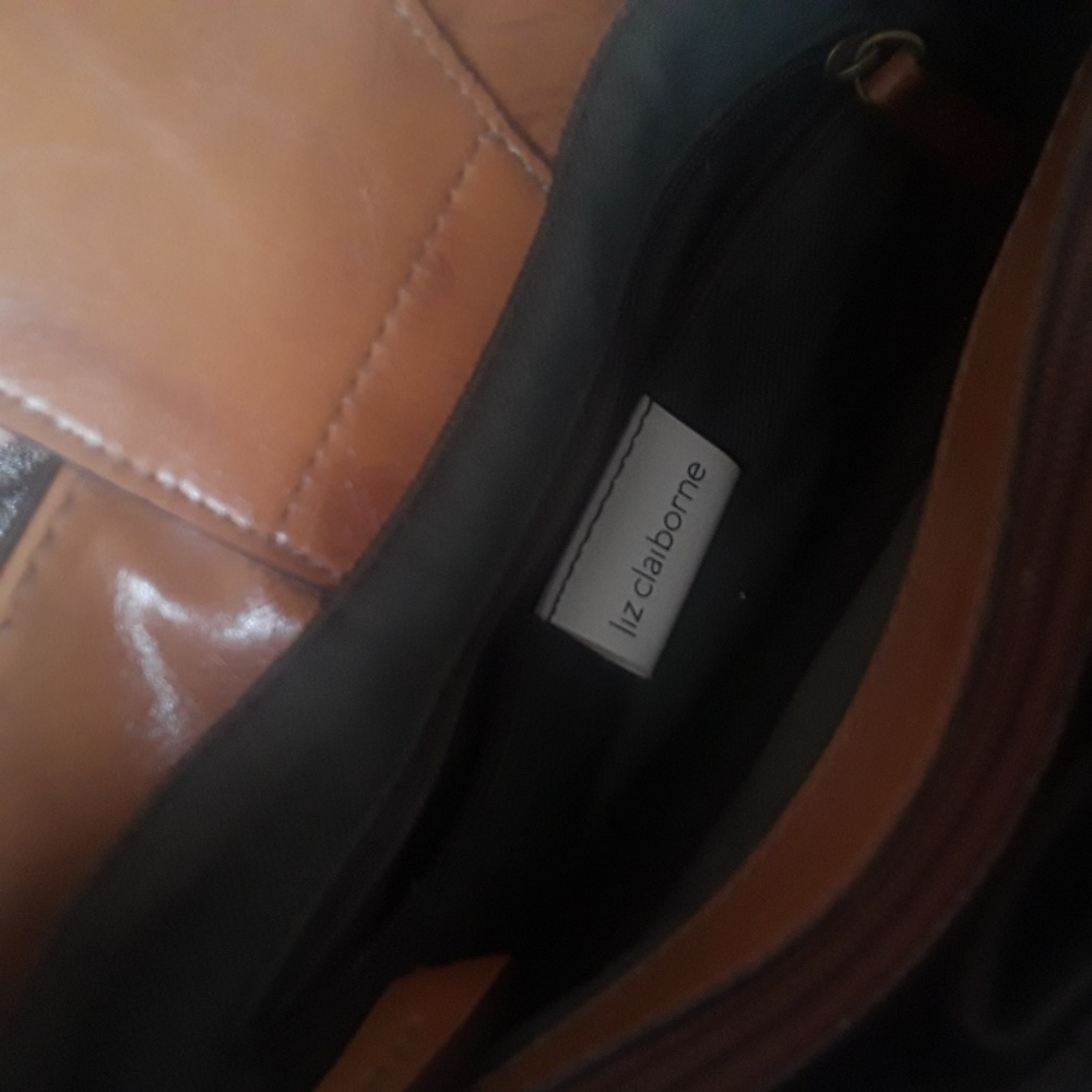 Liz Claiborne Light Brown Shoulder Purse w/Buckle - Picture 5 of 5